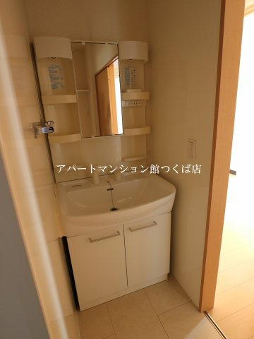 ソラーレつくばBの独立洗面台