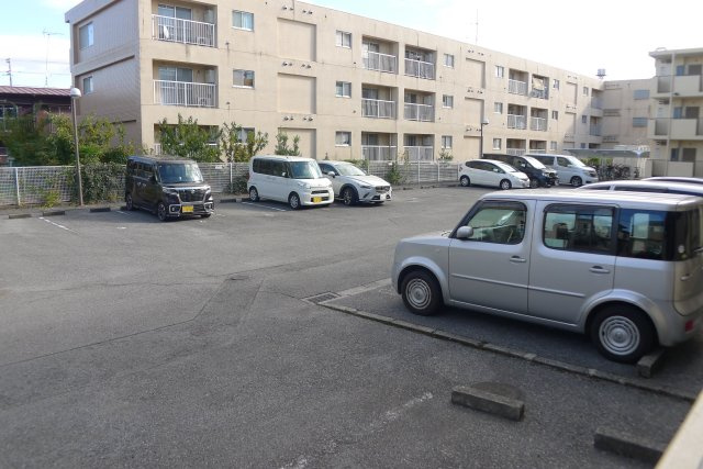 ウェルメゾンの駐車場