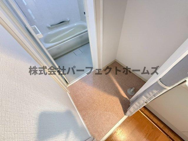 国松町戸建　賃貸の洗面所|忙しい朝には欠かせない洗面所です