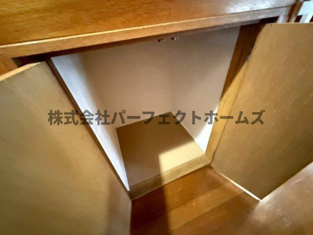 国松町戸建　賃貸の収納|こまごまとしたものを収納できそうですね