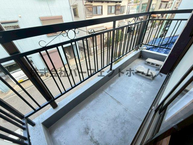 国松町戸建　賃貸のバルコニー|お洗濯にも便利なバルコニー付き