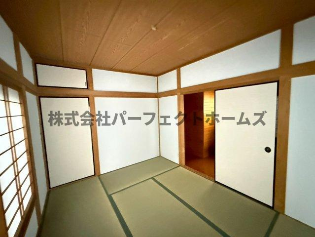 国松町戸建　賃貸の和室|和室ならではの温かな和の空間で寛ぎの時間を過ごせます