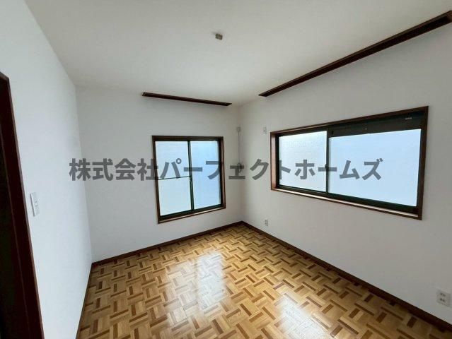 国松町戸建　賃貸の洋室|コンパクトで使いやすい洋室です