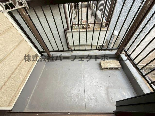 国松町戸建　賃貸のバルコニー|外からの目が気にならないバルコニーで洗濯物が干せます