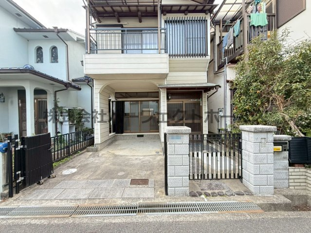 国松町戸建　賃貸の駐車場|駐車場です