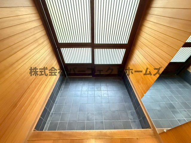 国松町戸建　賃貸の玄関|きれいな玄関です