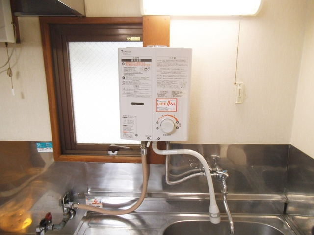 上岡マンションの設備|給湯器です。