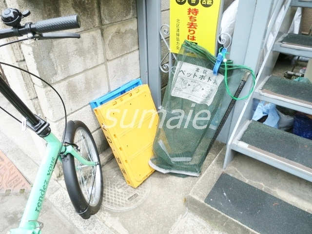 上岡マンションのその他|ゴミ置き場エントランス部分にあります！！