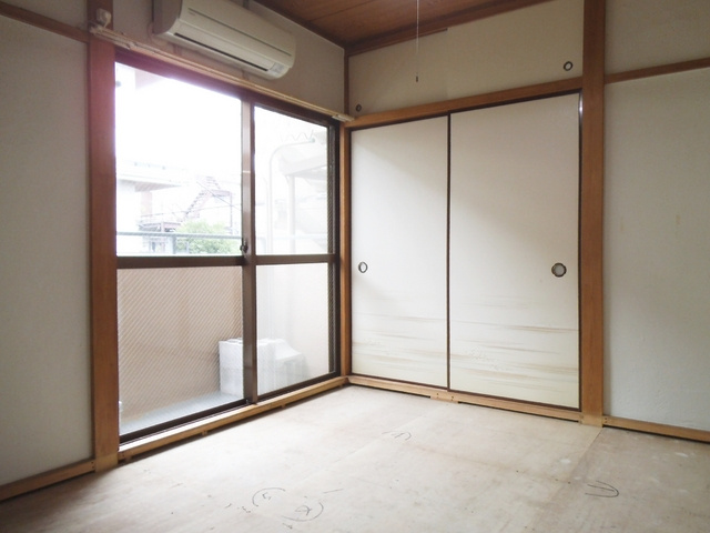 上岡マンションの洋室|日当たり良好ですよ☆★