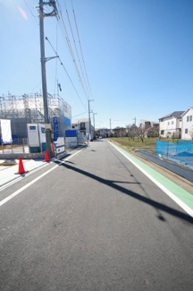 【前面道路含む現地写真】