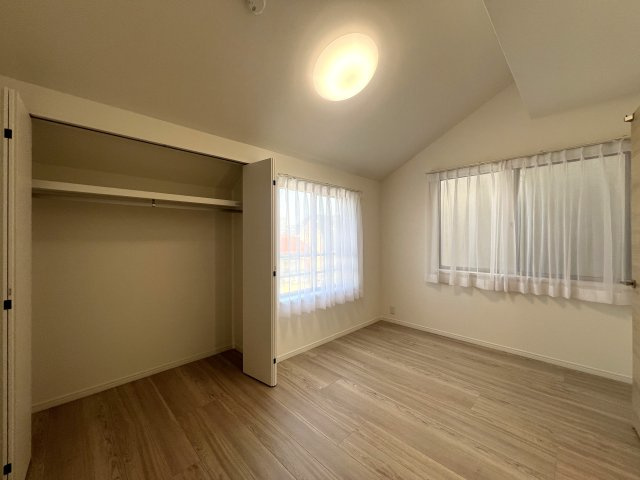 日吉が好きな方は日吉住所にコダワル。それって良いコトで、私、都内から引っ越した時に神奈川住所になるコト、不思議と残念な気持ちになりました、な、【リフォーム／港北区日吉7丁目中古戸建】の洋室|スタンダードな洋室です