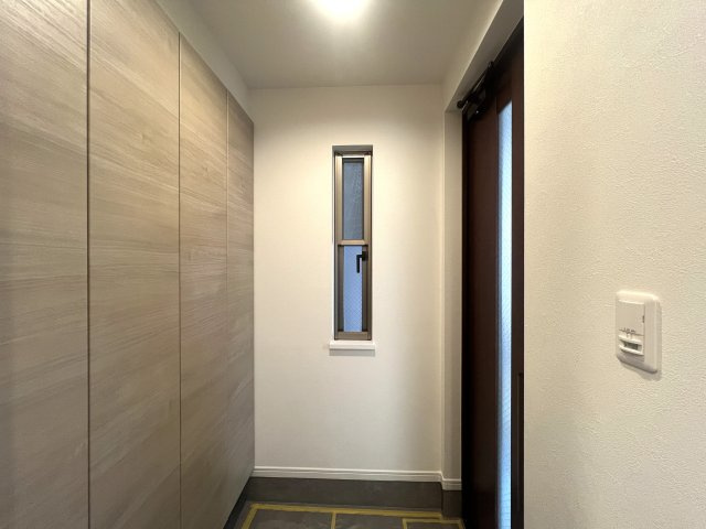 日吉が好きな方は日吉住所にコダワル。それって良いコトで、私、都内から引っ越した時に神奈川住所になるコト、不思議と残念な気持ちになりました、な、【リフォーム／港北区日吉7丁目中古戸建】の玄関|シンプルで使いやすい玄関です