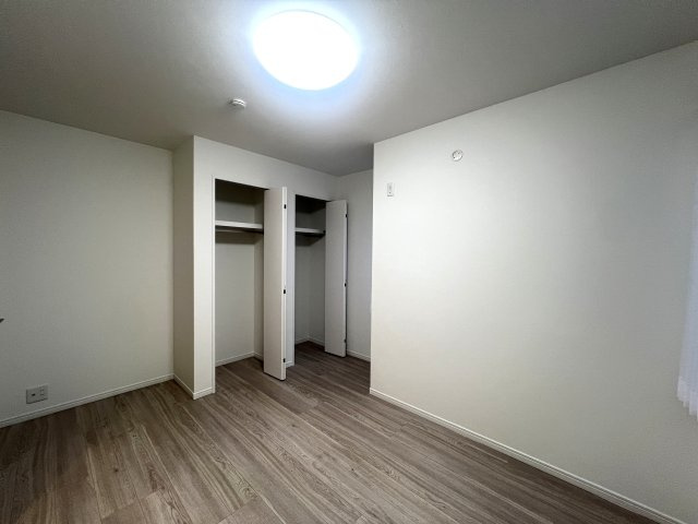 日吉が好きな方は日吉住所にコダワル。それって良いコトで、私、都内から引っ越した時に神奈川住所になるコト、不思議と残念な気持ちになりました、な、【リフォーム／港北区日吉7丁目中古戸建】の洋室|明るい洋室です
