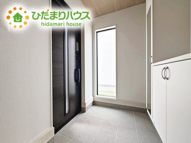 いわき市小名浜住吉５期　新築戸建　3号棟の玄関|使い勝手の良い大きなシューズボックス☆乱雑になりがちな玄関をスッキリ見せてくれます！