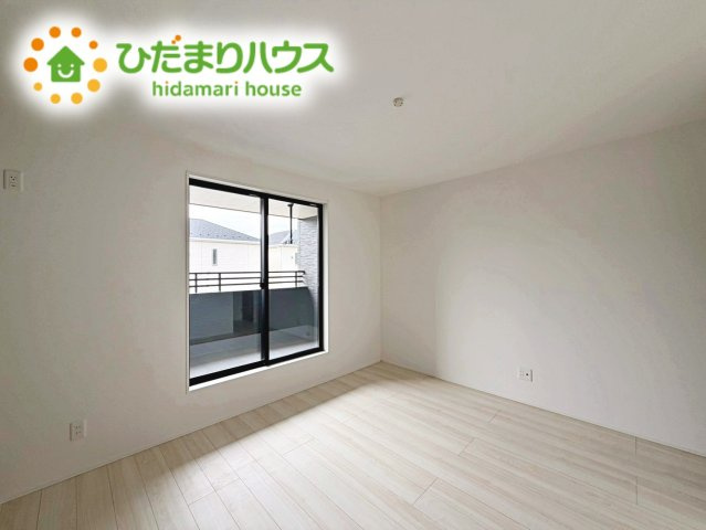 いわき市小名浜住吉５期　新築戸建　3号棟の寝室|天井の高い主寝室。ゆっくりと過ごせる大人のくつろぎ空間！