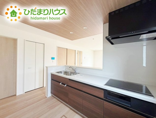 いわき市小名浜住吉５期　新築戸建　4号棟のキッチン|IHコンロでお子様とご一緒にお料理はいかがでしょうか(^^)/