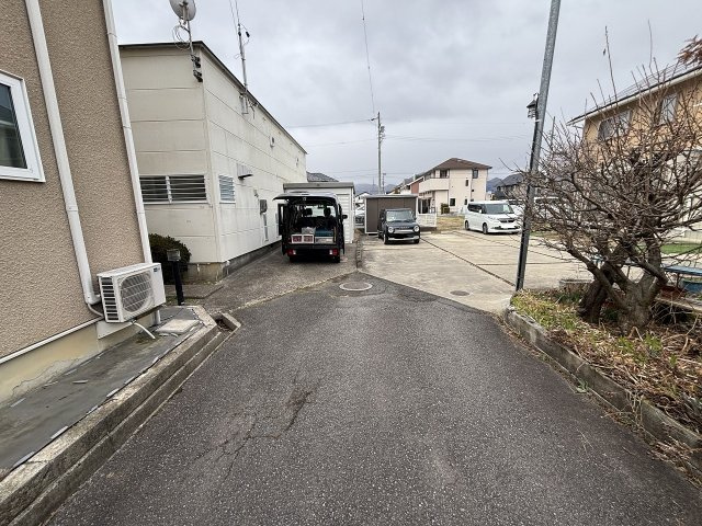 西尾張部　土地の周辺