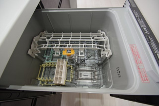 【キッチン】 | 【仲介手数料無料！！】日野市新町5丁目　新築戸建て（全9棟）3号棟　4198万円 | 食器洗い乾燥機