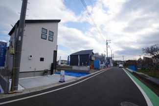 【前面道路含む現地写真】 | 【仲介手数料無料！！】日野市新町5丁目　新築戸建て（全9棟）3号棟　4198万円
