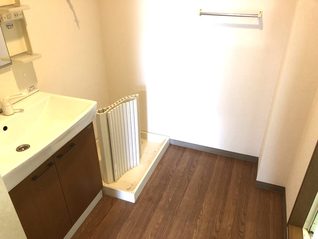 【洗面所】 | West Hills