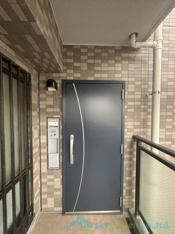 アドリーム湘南平塚　の玄関