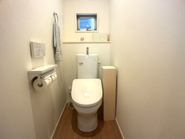 【トイレ】 | 博多区諸岡6丁目戸建て | 居住中のため、小物をCG加工で消去しております。