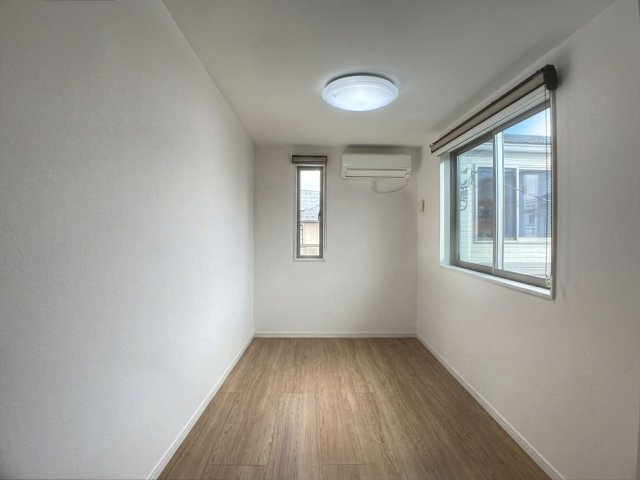 【洋室】 | 博多区諸岡6丁目戸建て | 居住中のため、小物をCG加工で消去しております。