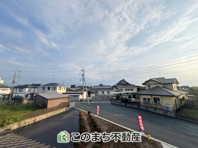 【玄関】 | 古河市中田再生住宅 | 足元ゆったり玄関スペース☆