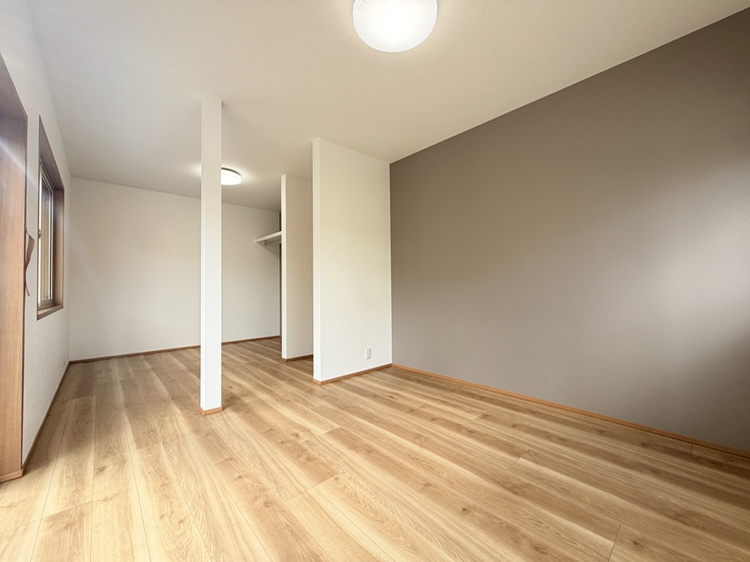 安曇野市穂高柏原　中古住宅の洋室