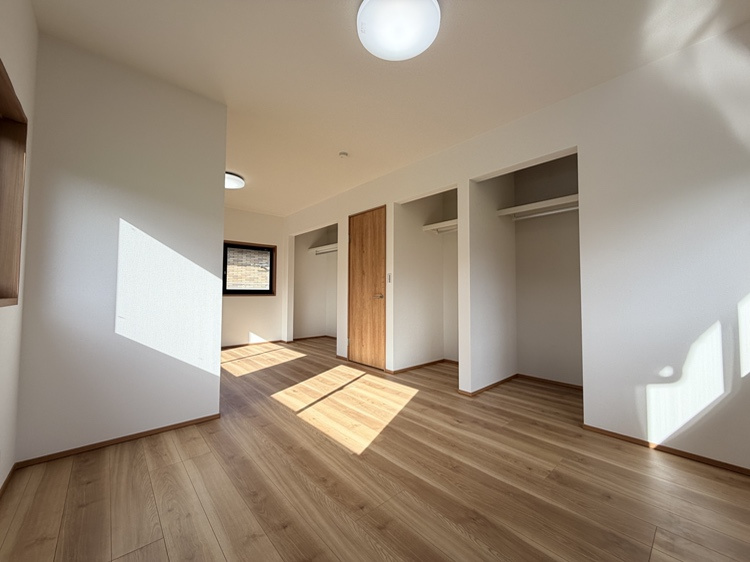 安曇野市穂高柏原　中古住宅の洋室