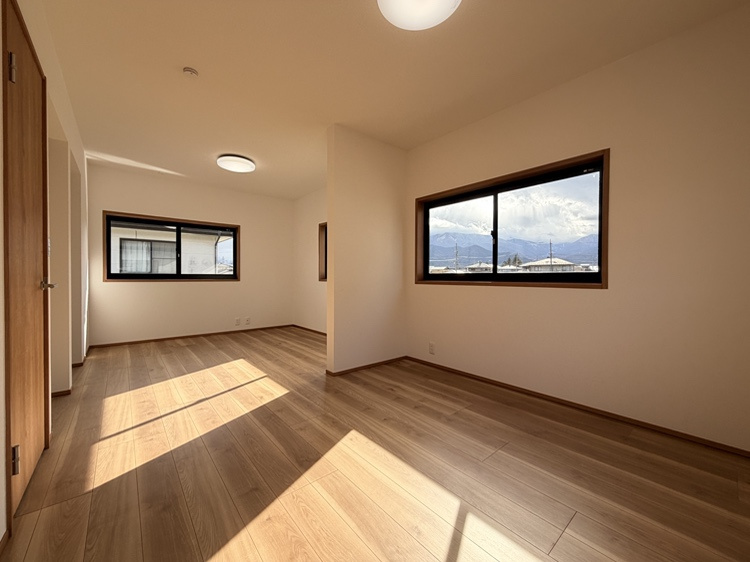 安曇野市穂高柏原　中古住宅の洋室