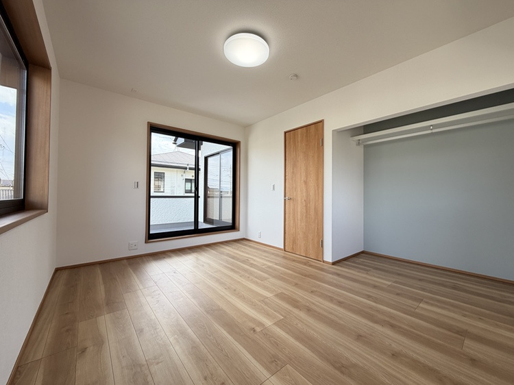 安曇野市穂高柏原　中古住宅の洋室