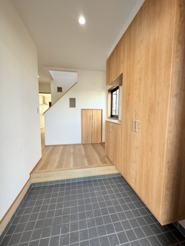 安曇野市穂高柏原　中古住宅の玄関