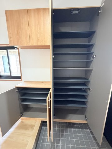 安曇野市穂高柏原　中古住宅の収納