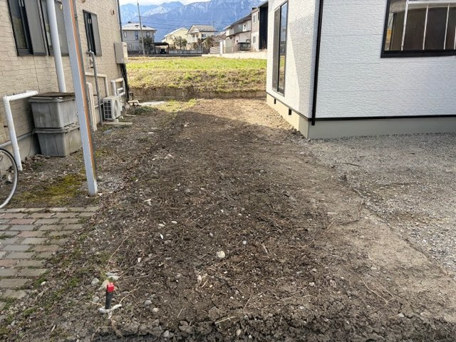 安曇野市穂高柏原　中古住宅の庭