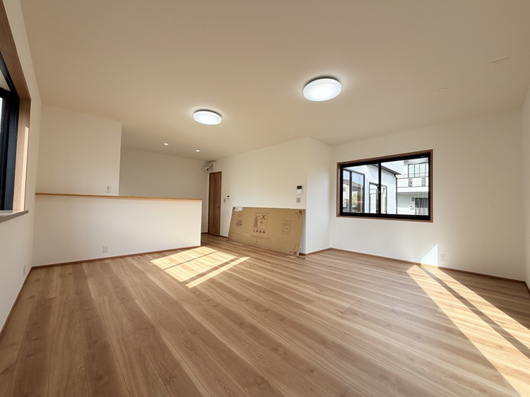 安曇野市穂高柏原　中古住宅の居間・リビング