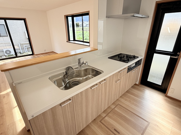 安曇野市穂高柏原　中古住宅のキッチン