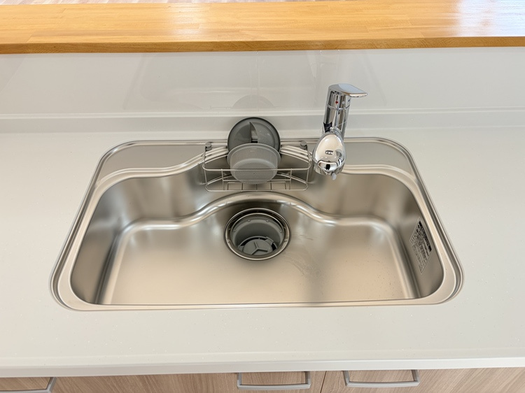 安曇野市穂高柏原　中古住宅のキッチン