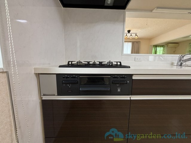 平塚市東八幡　中古戸建のキッチン