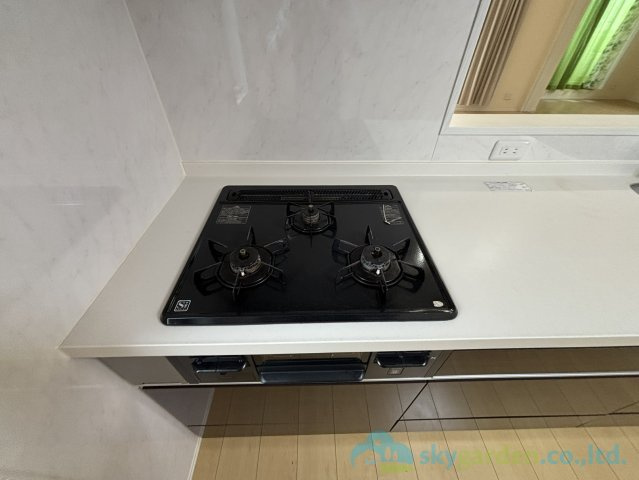 平塚市東八幡　中古戸建のキッチン