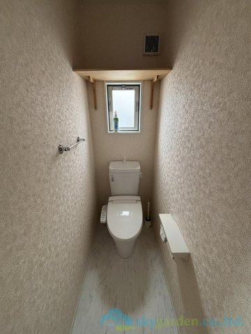 平塚市東八幡　中古戸建のトイレ