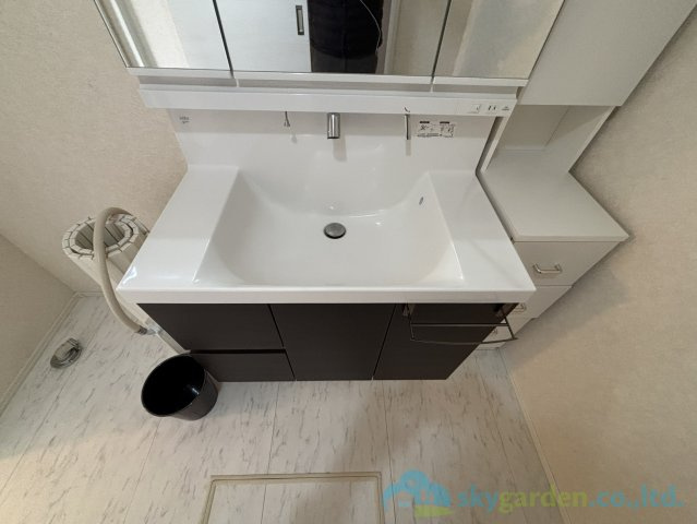 平塚市東八幡　中古戸建の独立洗面台