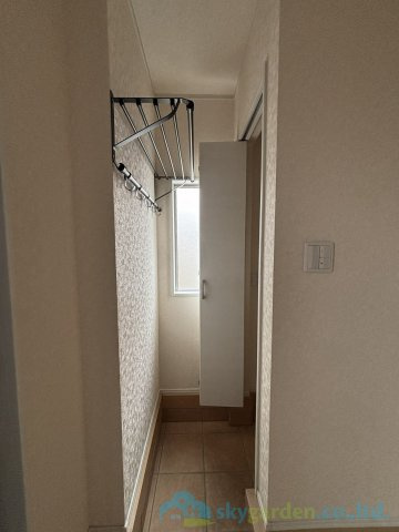 平塚市東八幡　中古戸建の玄関