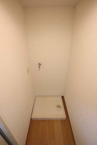 【設備】 | メゾンアルカディア金剛 | 室内洗濯機置場