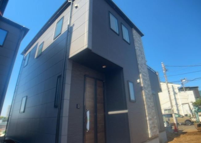 【内装】 | 内装はとにかくおしゃれなものがいい！と選ぶ前に、まず住んだ後のことを想像してみましょう。住んでみたらコンセントの位置が悪くて使いにくいなど出てきます。事前にどの家電をどこに置くか想定しておきましょう。