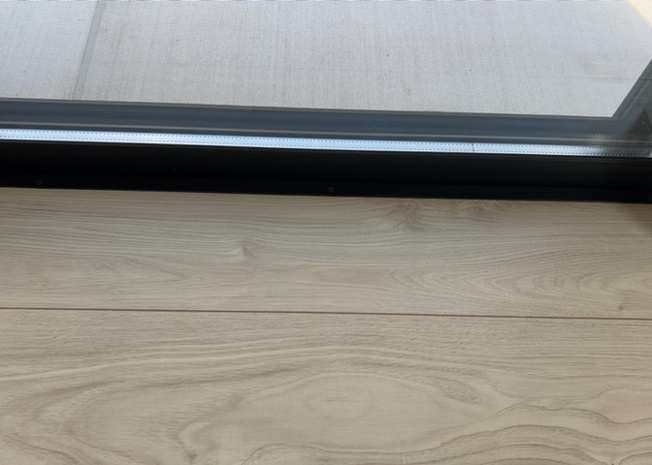 【内装】 | 木の温もりが感じられる全居室フローリング仕上げの洗練された室内デザインです。新築ならではのピカピカで清潔感あふれる空間が広がり、どんなデザインのインテリアや家具とも心地よくマッチいたします。