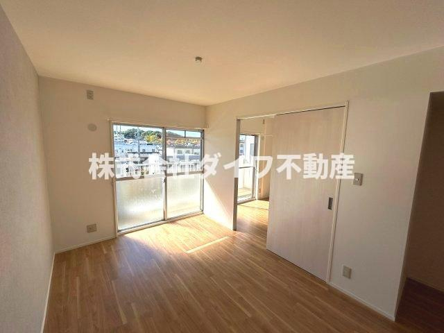 緑ヶ丘マンションの居間・リビング