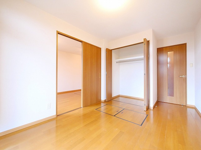 セントポーリアの寝室|落ち着いて過ごせるお部屋なので、寝室にいかがでしょうか