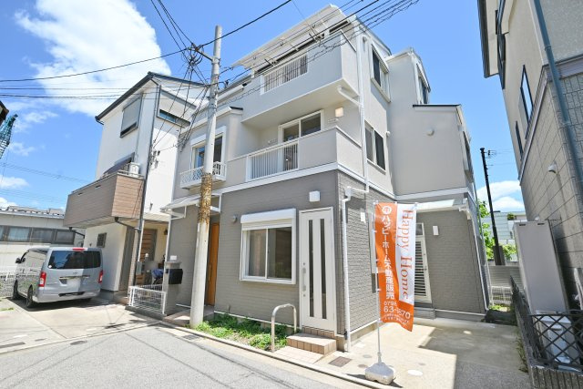 西宮市里中町2丁目中古戸建│5LDK+駐車1台可の外観|阪神「鳴尾・武庫川女子大前」駅徒歩6分の立地、2026年5月リフォーム完了予定の物件です。詳しくはお気軽にお問い合わせください。
