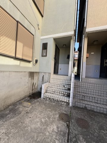 埼玉県川越市吉田新町２丁目戸建の玄関